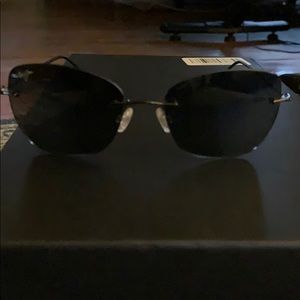 Rarely used Maui Jim ladies rimless sunglasses.